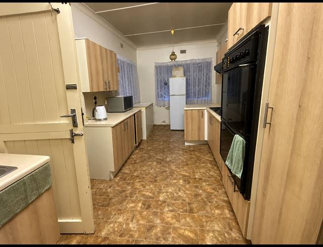 3 BEDROOM HOUSE FOR SALE IN THREE RIVERS